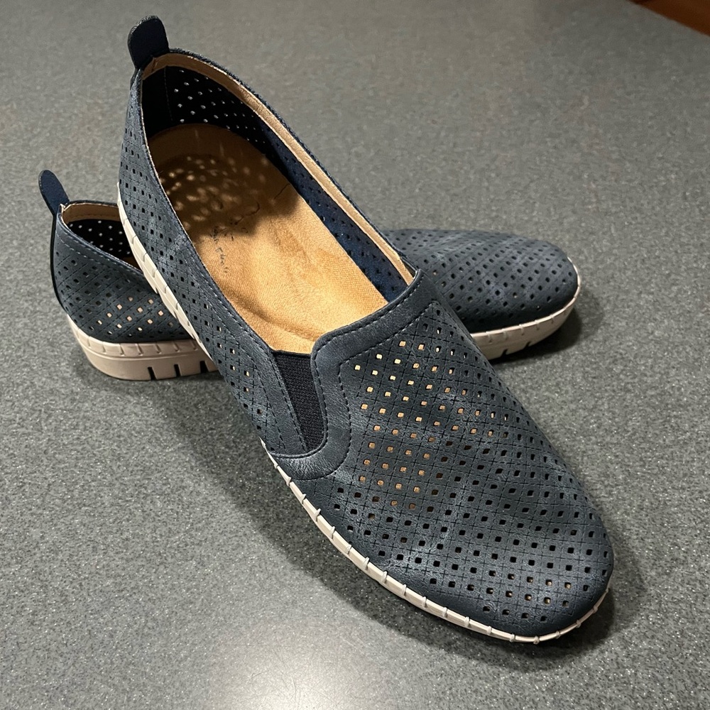 Stylish Navy Perforated Women's Loafers